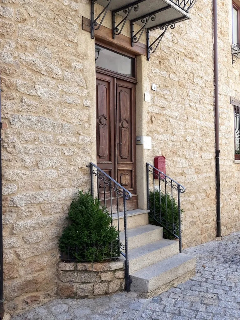 Santa Rughe Guest House restaurant in Gavoi