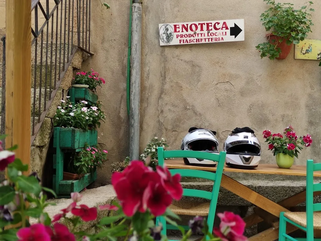 Cristina Moglia_Enoteca cantina Garau_Gavoi_review