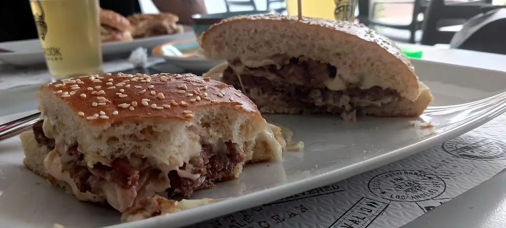 Lorelai redChamber_Bar Lucignolo_Irgoli_review