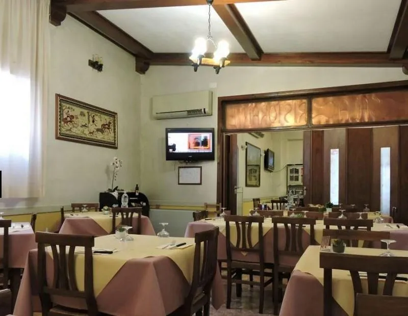 Hotel Cardellino restaurant in Isili