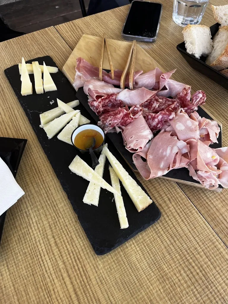 Yuriy Vorozheykin_Sa Prenza_Guspini_review