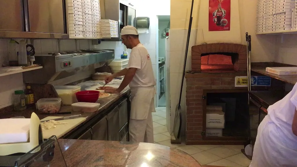 Planet Pizza Di Schirru Vittorio_Guspini_slider_image_2