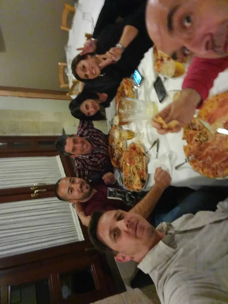 Alessandro Leoni_Pizzeria Bistrot La Piazza_Ittiri_review