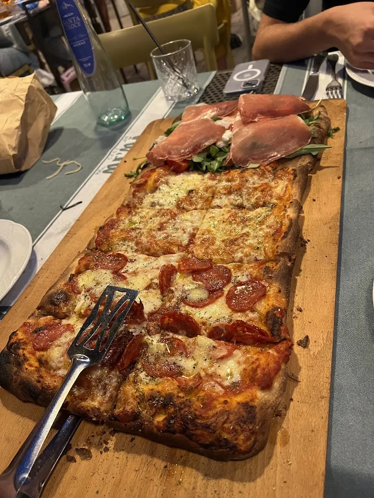 Johan Bredenbeek_Casa Me' Ma'_Girasole_review