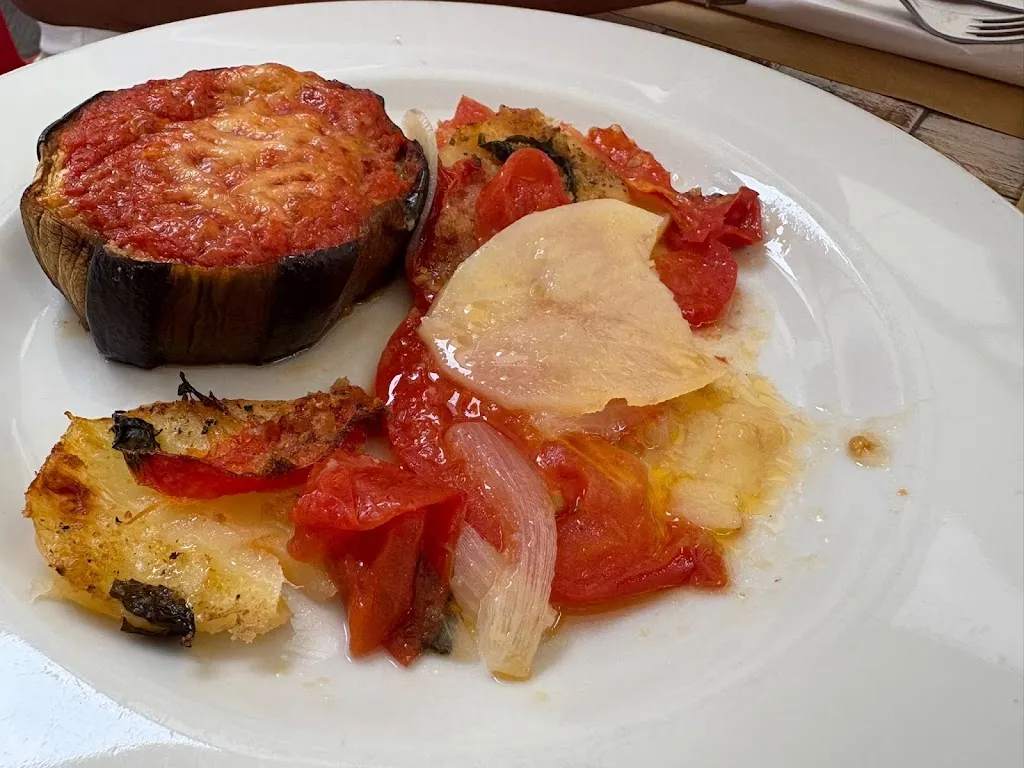 Gli Ostinati Bar Osteria_Girasole_slider_image_3