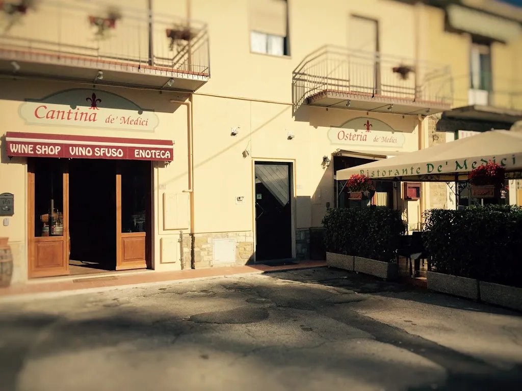 Osteria De' Medici restaurant in Girasole