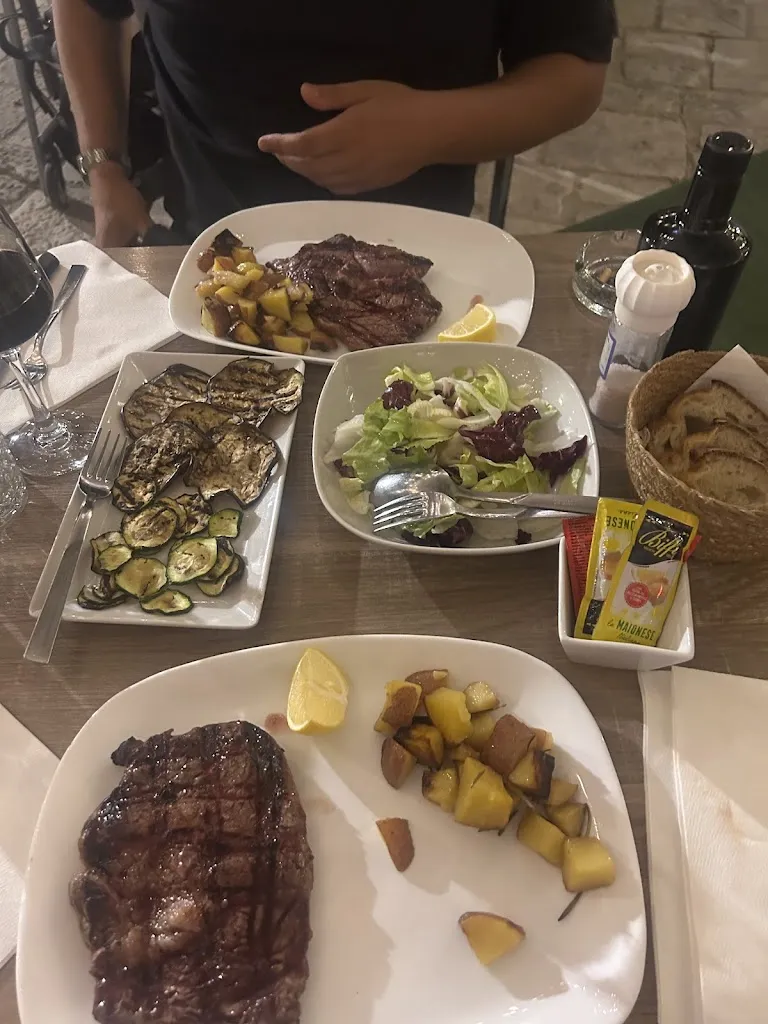 YazmynHendrix_Piazza San Marco_Francavilla Fontana_review