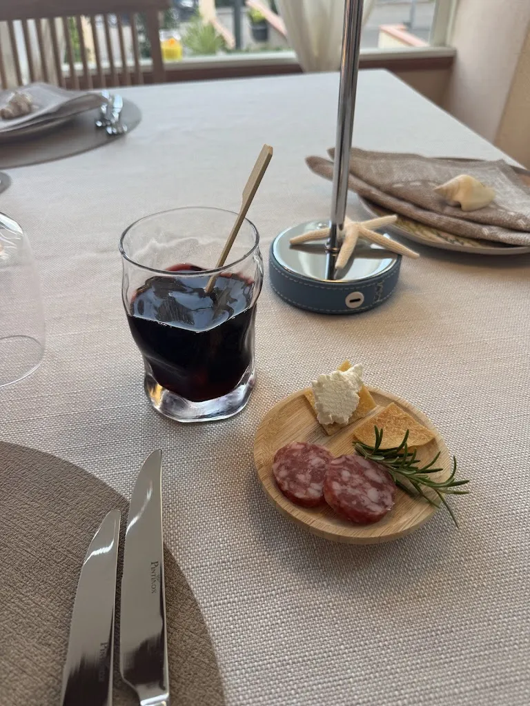 Luba Vazhenina_Isabel Home_Golfo Aranci_review