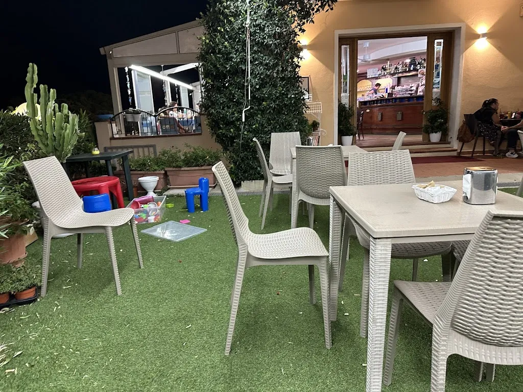 Michaela Horecna_La Vecchia Marina_Golfo Aranci_review