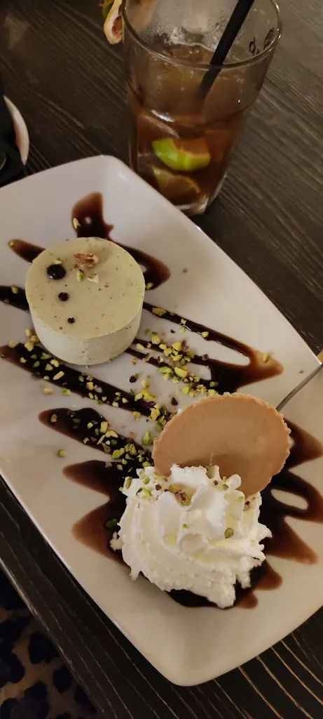 Maria Simona Cirolla_Dandy_Francavilla Fontana_review