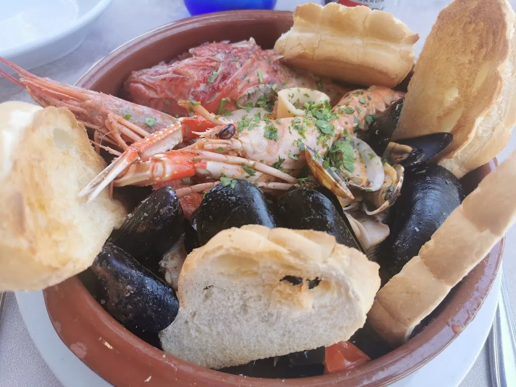 Ricardo R_Ristorante Pizzeria Chiaro Di Luna_Golfo Aranci_review