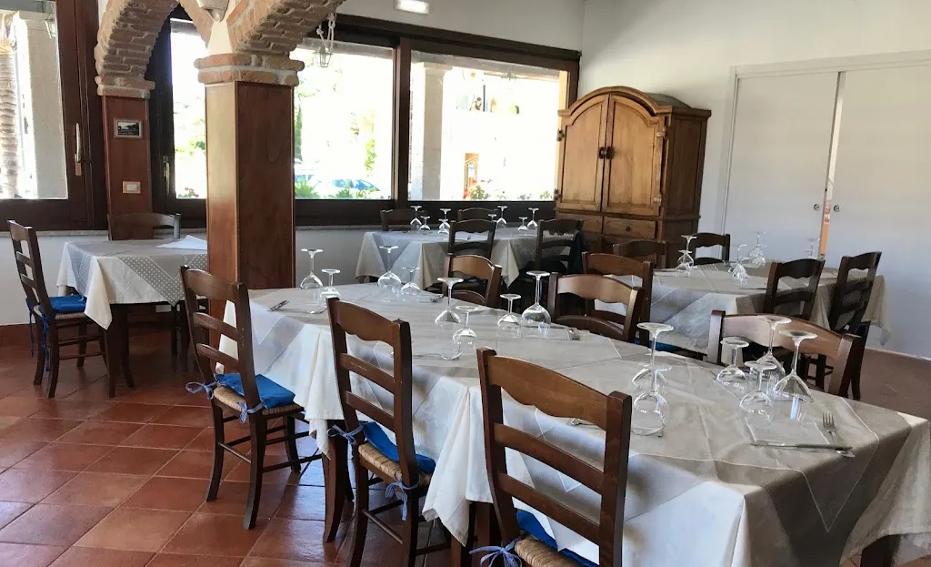 Ristorante Pizzeria Chiaro Di Luna restaurant in Golfo Aranci