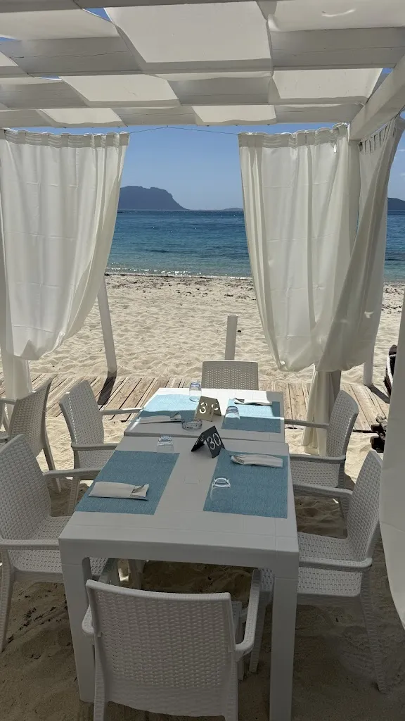 White Beach restaurant_Golfo Aranci_slider_image_1