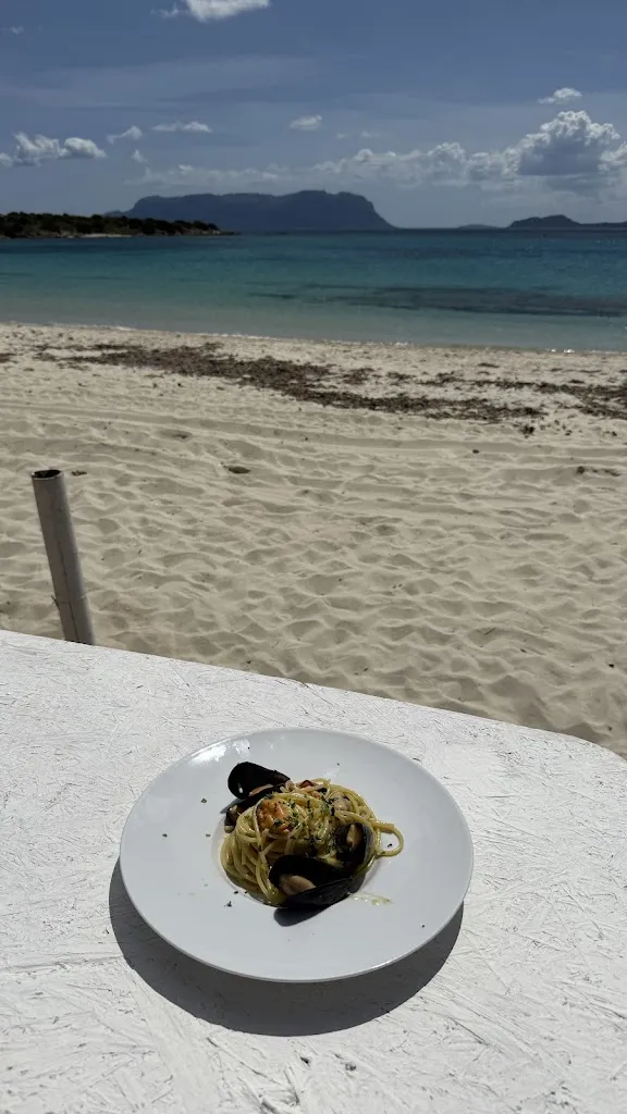 White Beach restaurant_Golfo Aranci_slider_image_2