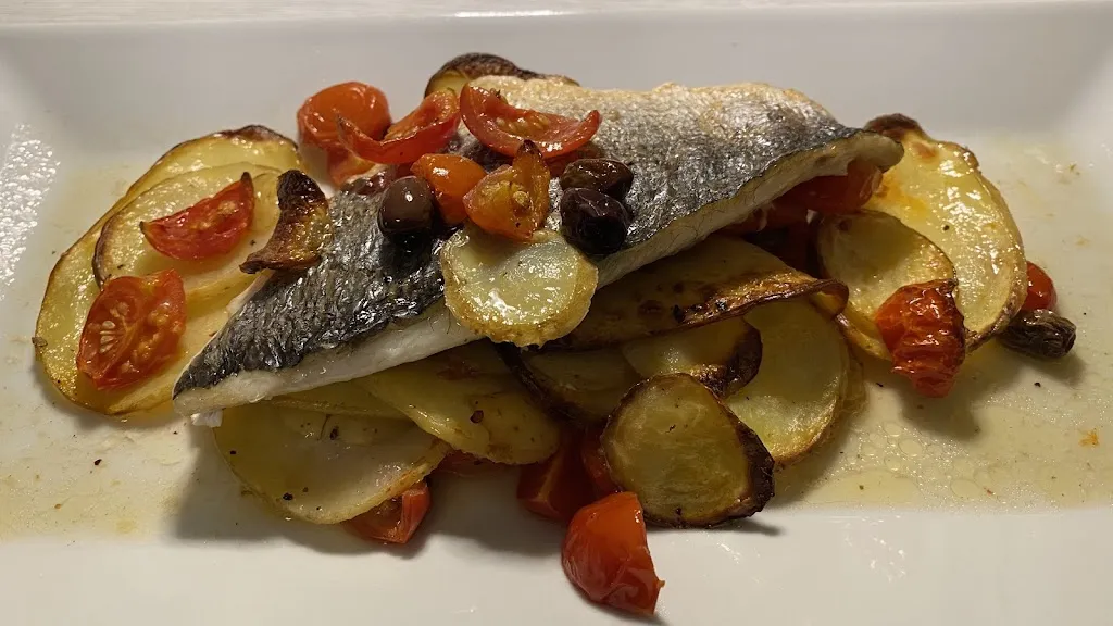 Laszlo Jankovics_Ventiquattro.4_Golfo Aranci_review