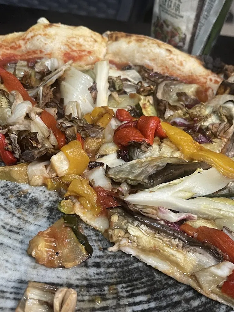 Tony De Blasio_Pizzeria Eat and Go_Lotzorai_review