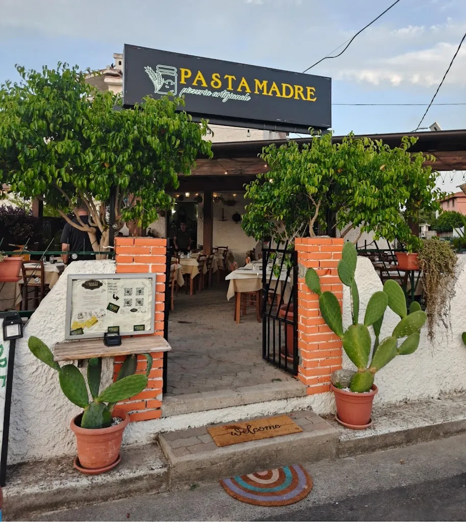 Ibrahim González_Pasta Madre - Pizzeria Artigianale_Lotzorai_review