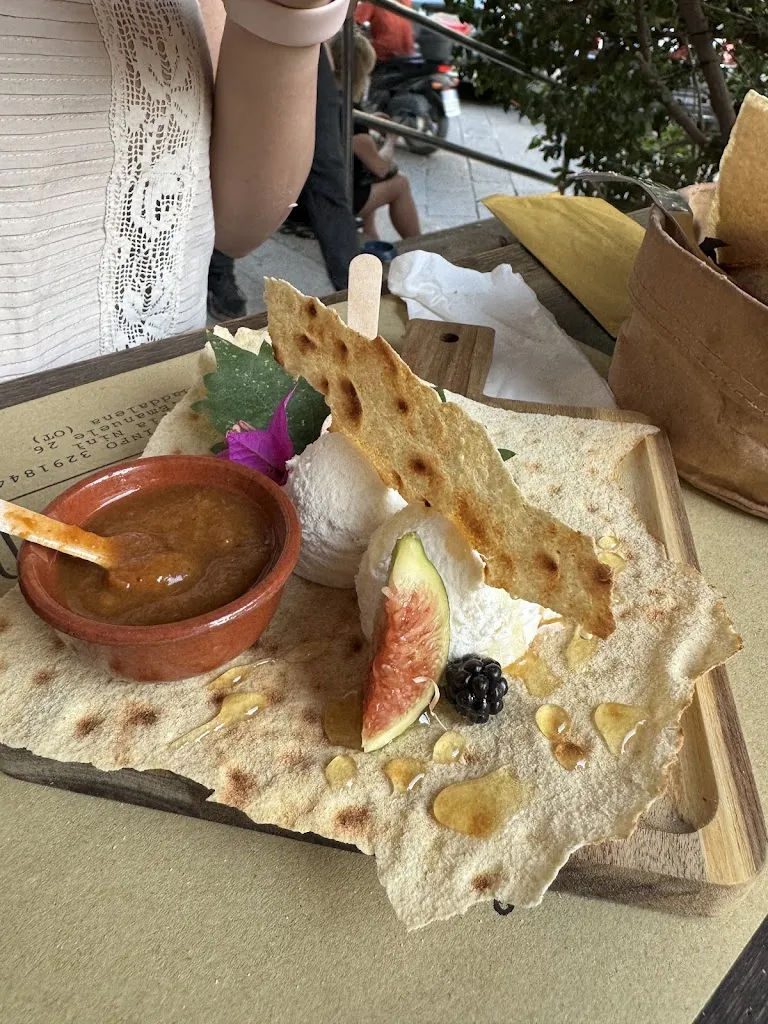 Paul Naser_Ristorante Niní Vineria_La Maddalena_review