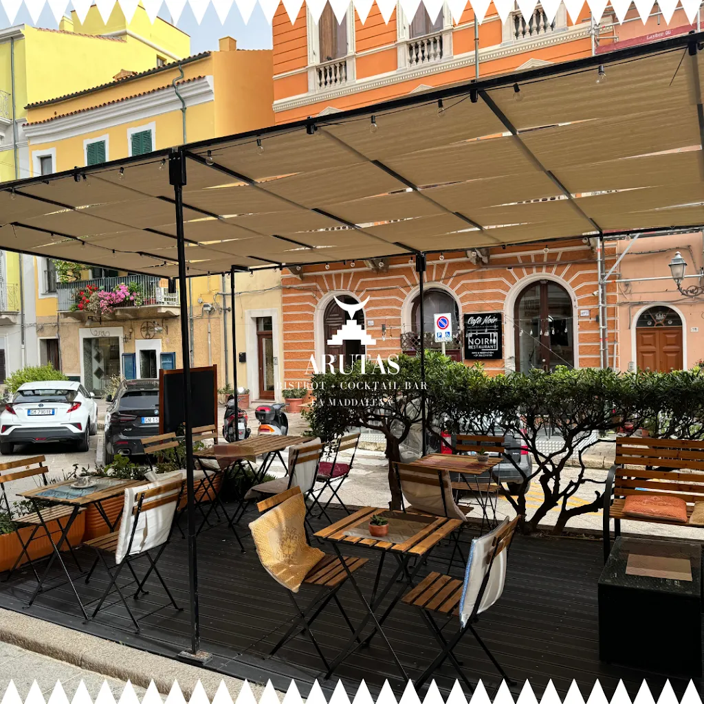 Arutas Bistrot & Cocktail Bar restaurant in La Maddalena