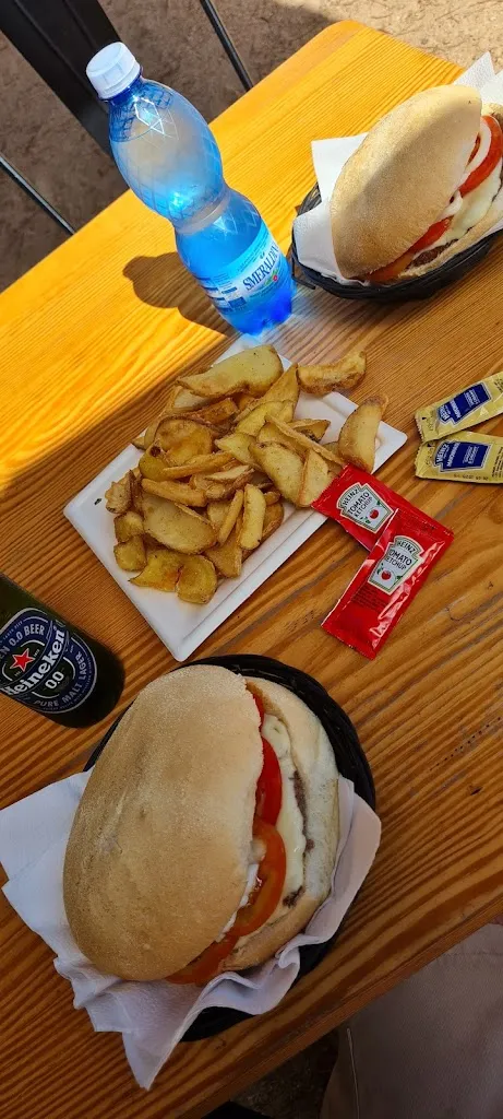 Yannick Vanhooren_I Mille Bar Paninoteca_La Maddalena_review