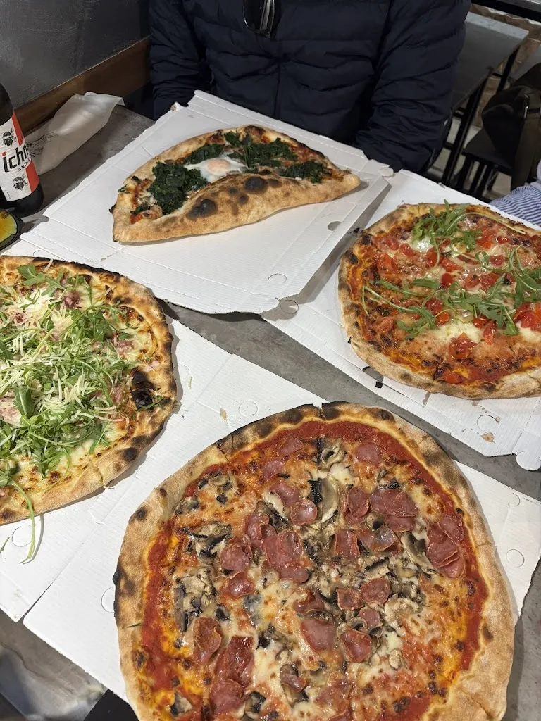 Andrea Fratila_Pizzeria La Mula's_La Maddalena_review