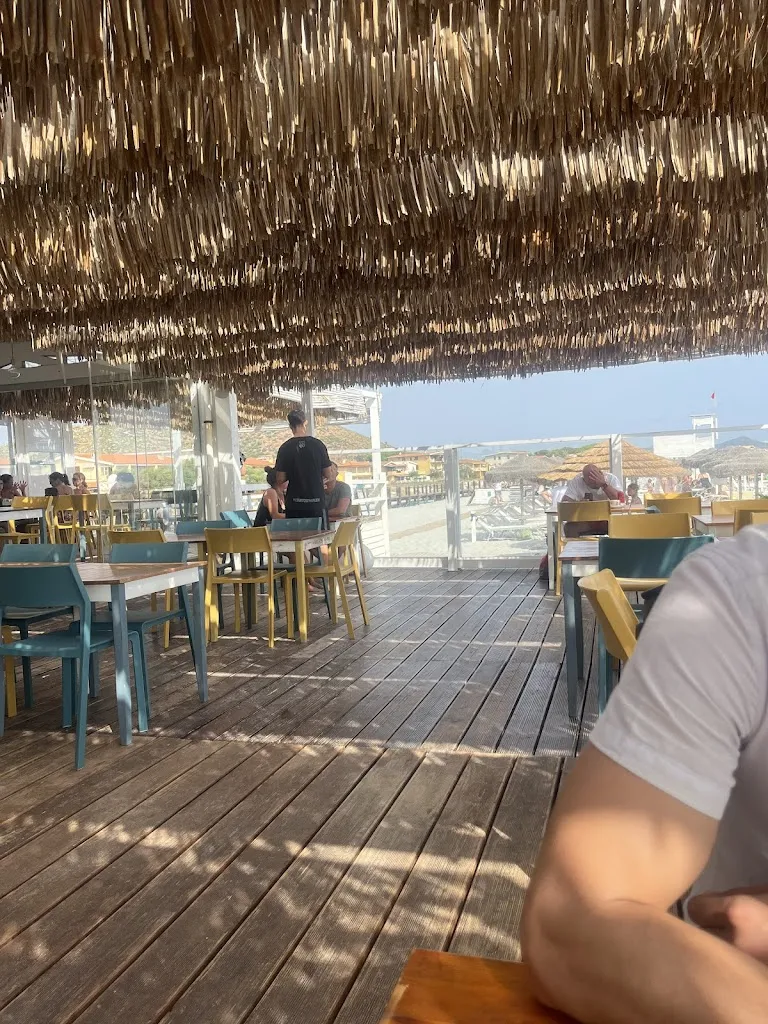 Agustina Yalile Bianciotti_El Barrio del Mar_La Caletta_review