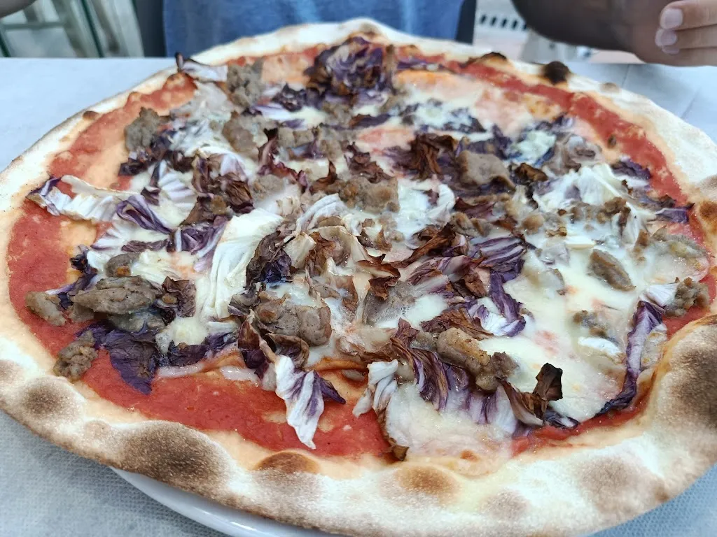 Lukas Schön_Pizzeria La Rosa dei Venti_La Caletta_review