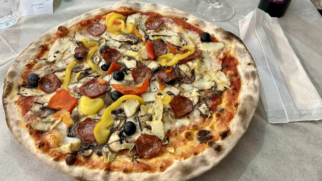 Pizzeria La Rosa dei Venti_La Caletta_slider_image_3