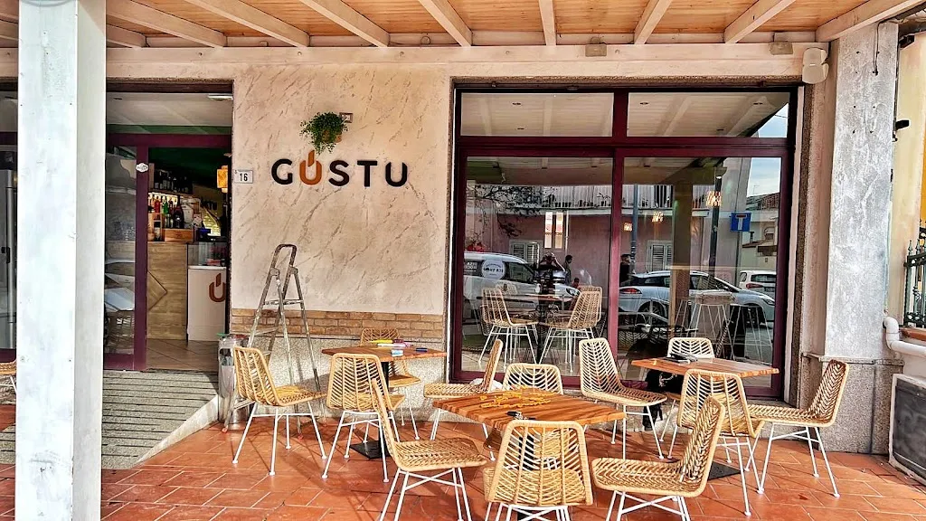 GUSTU restaurant in La Caletta