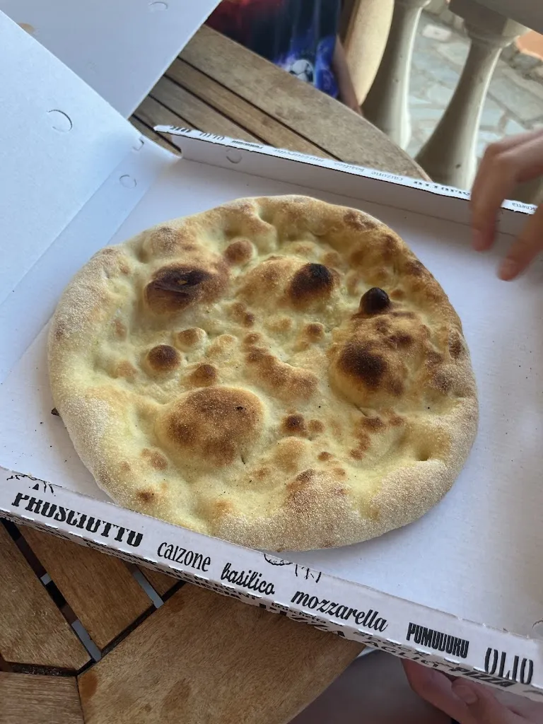 Maria Novikova_Mistral caffetteria bar pizzeria_La Caletta_review