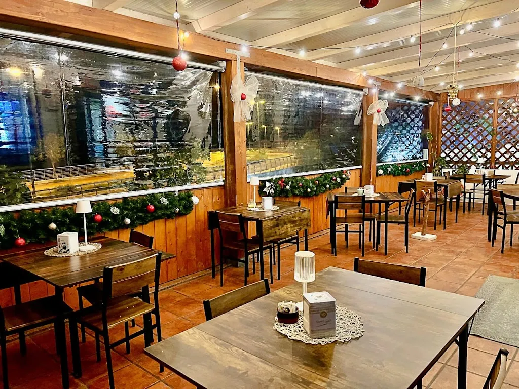 Mistral caffetteria bar pizzeria restaurant in La Caletta