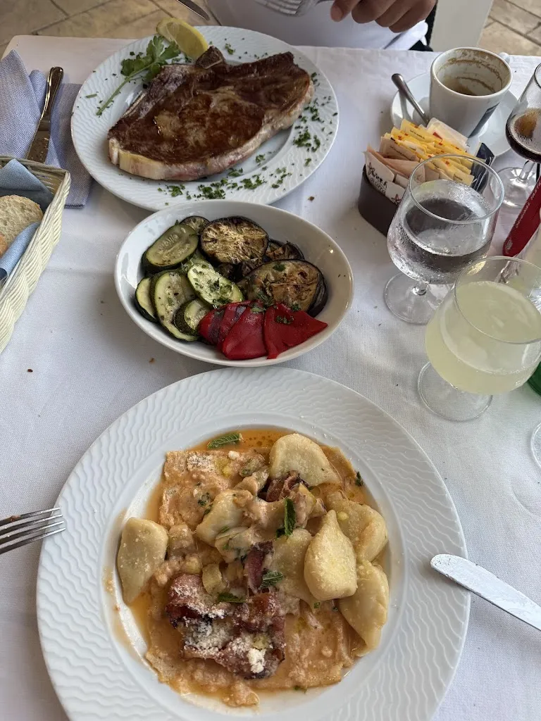 Sonia John_Ristorante Bar La Nuova Torre_La Caletta_review