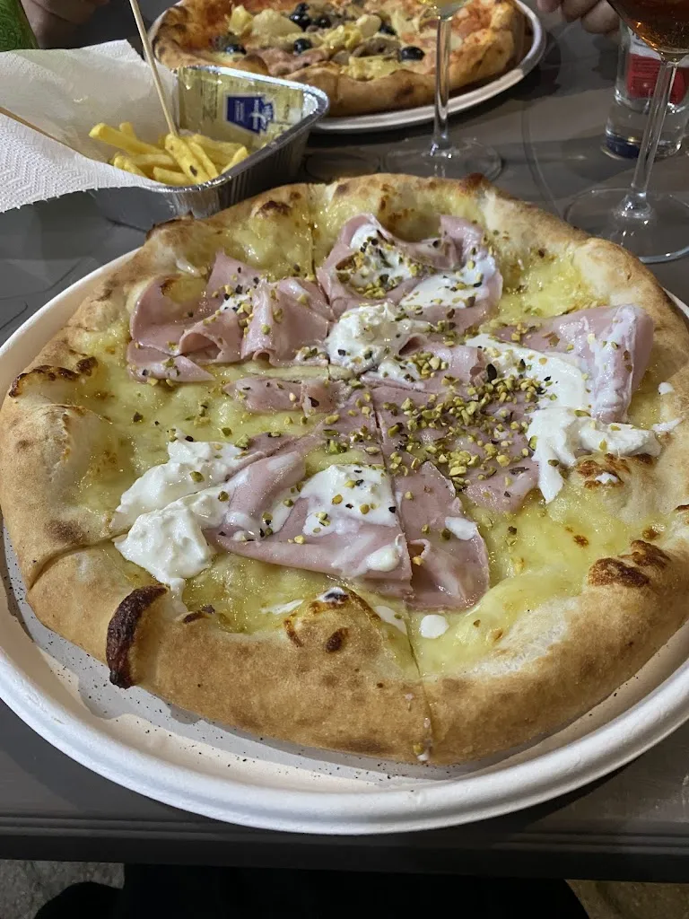 Tertium Gianlucaserrapizza Loiri_Loiri Porto San Paolo_slider_image_3