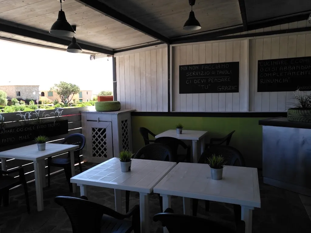 Ristorante Gastronomia "Street Food" restaurant in Loiri Porto San Paolo