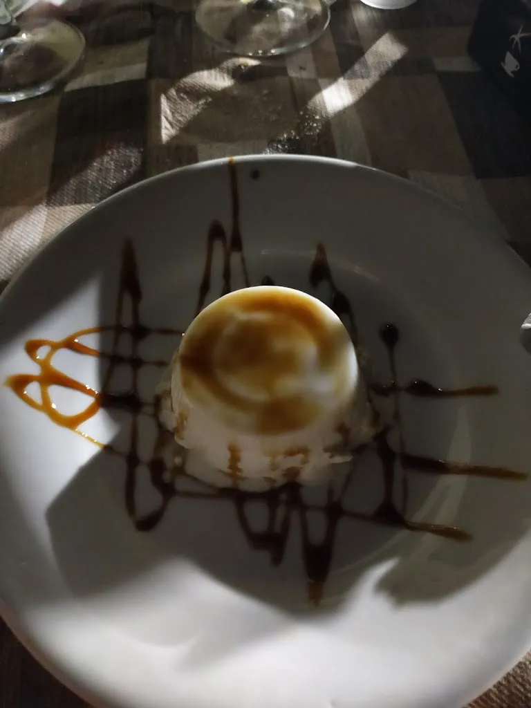 Auré_Bar Pizzeria Tavola Calda La Tova_Loiri Porto San Paolo_review