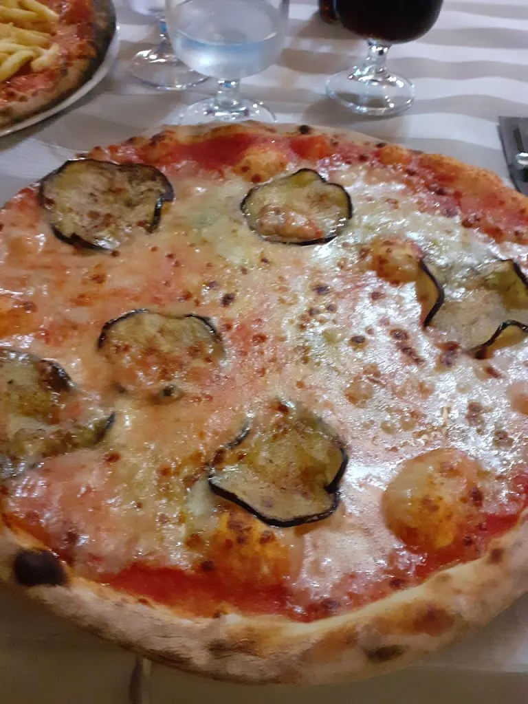 Bar Pizzeria Tavola Calda La Tova_Loiri Porto San Paolo_slider_image_2