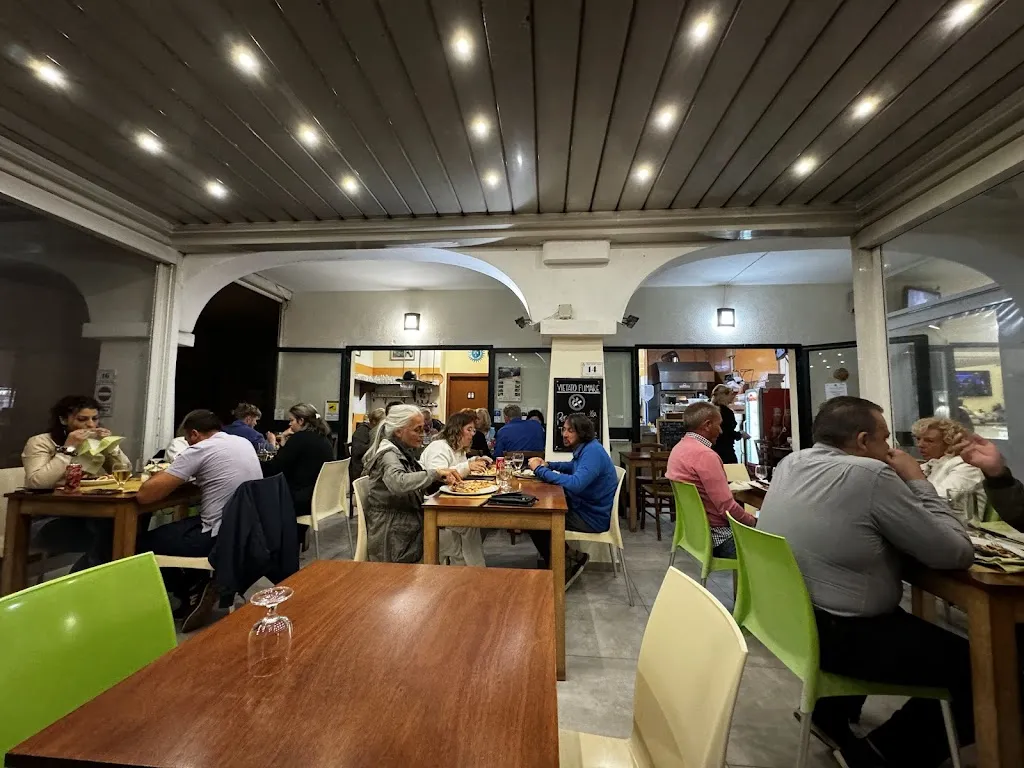 Gareth Taylor_Pizzeria Porto San Paolo_Loiri Porto San Paolo_review