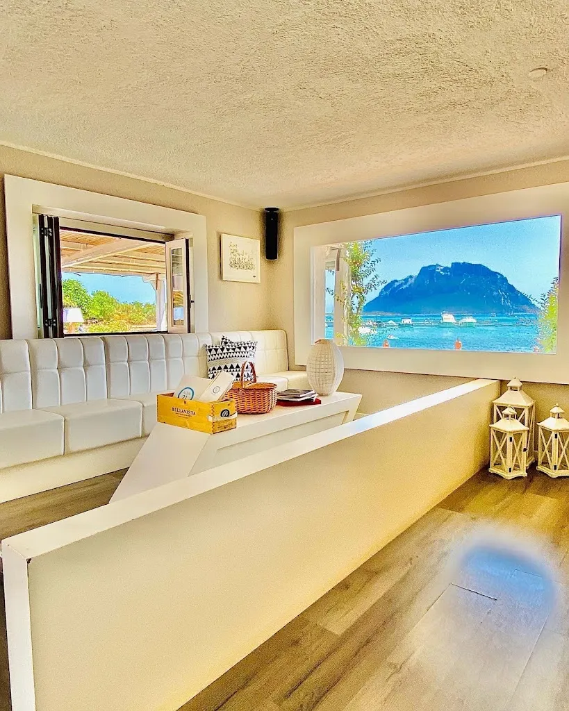 Daniele De Pascalis_AQA21 Cooking, Cocktails & Boutique Complex_Loiri Porto San Paolo_review