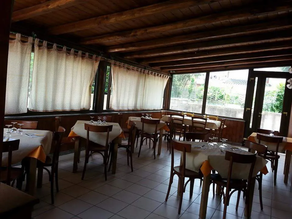 Pub La Meteora Luras restaurant in Luras