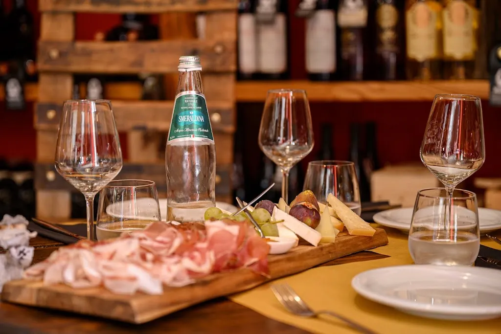 La Rossa Enoteca_Mamoiada_slider_image_2