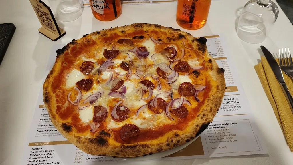 Rooster Masullas_Masullas_slider_image_3