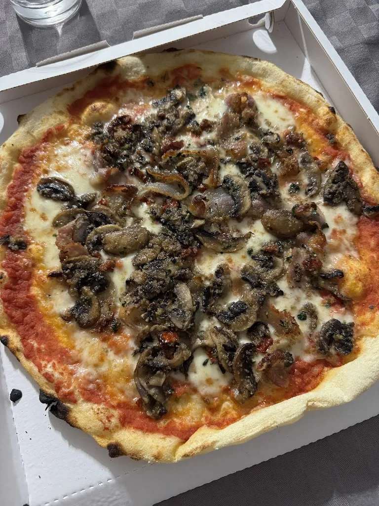 Maria Orrú_Pizzeria 92_Maracalagonis_review