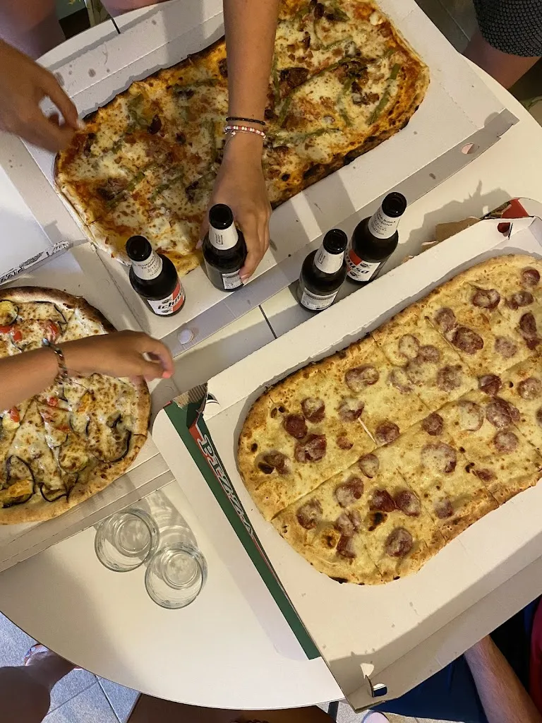 chiara calabresi_La Metropizza_Macomer_review