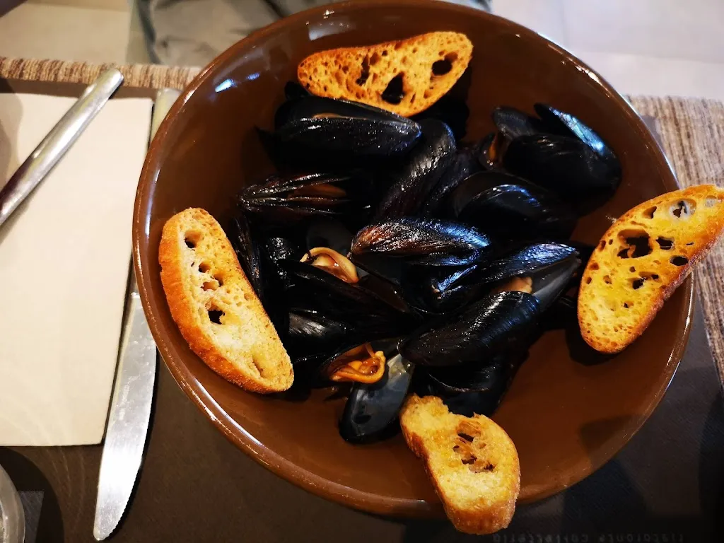 Rosa Parini_Hub_Macomer_review