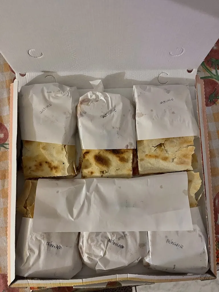 Giorgia De Crecchio_Pizzeria al taglio La Lanterna_Macomer_review