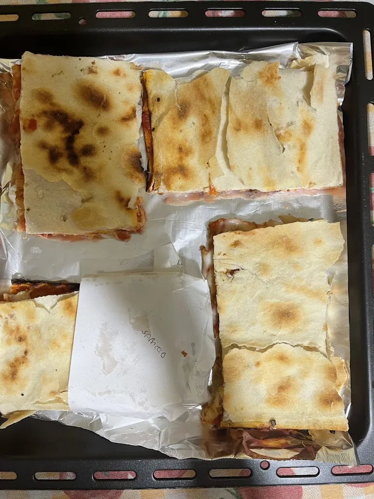 Pizzeria al taglio La Lanterna_Macomer_slider_image_2