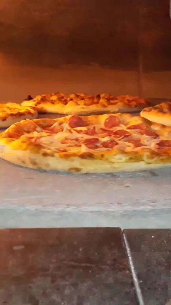 PIZZERIA LE QUATTRO MORE_Marrubiu_slider_image_2