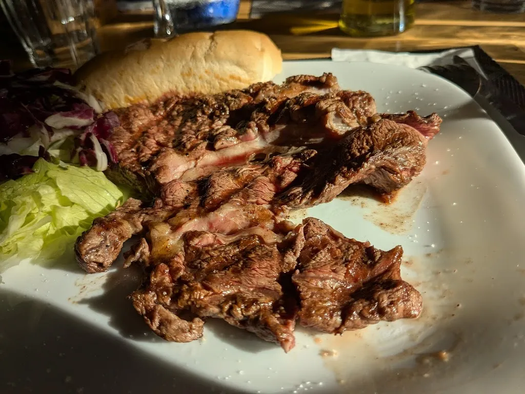 Doriano Mucelli _Kingstone Bar Food Mogoro_Mogoro_review