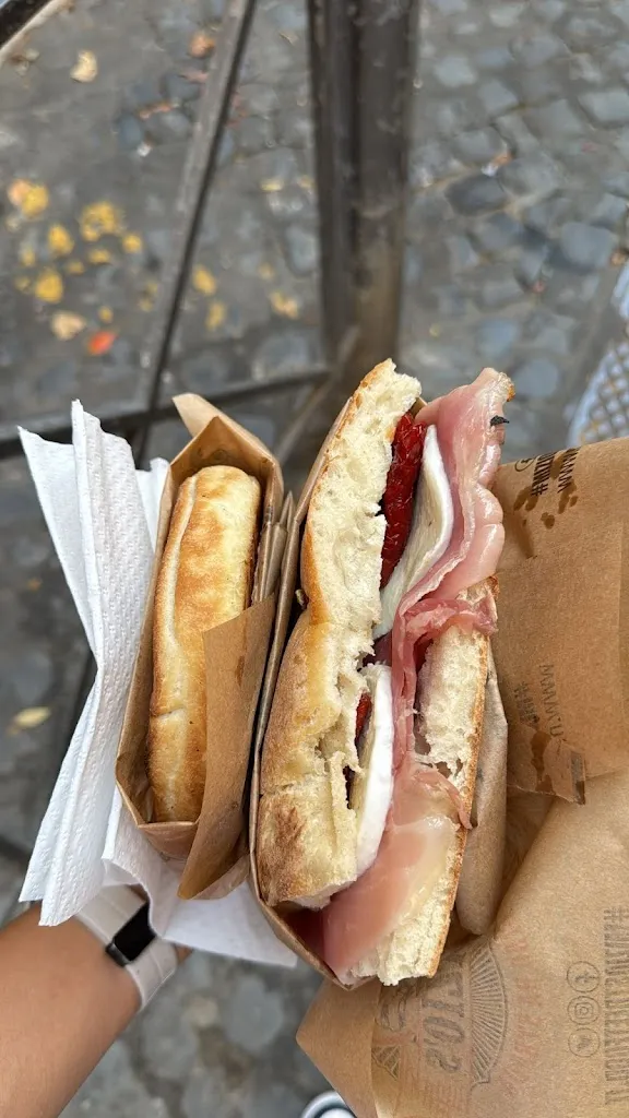 Chun Wai Lee_Mizio's Street Food_Monti_review