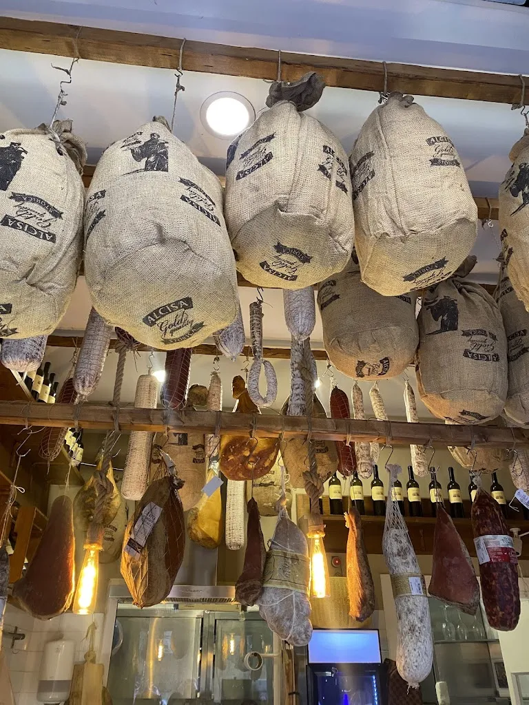 M B_Mizio's Street Food_Monti_review